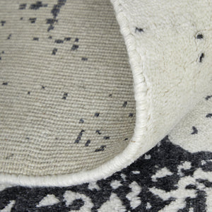 Homeroots 4' X 6' Black And Gray Abstract Hand Woven Area Rug Black Wool Blend 566734