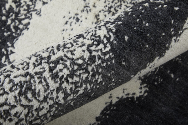 Homeroots 2' X 3' Black And Gray Abstract Hand Woven Area Rug Black Wool Blend 566754