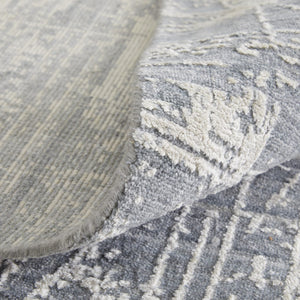HomeRoots 3' Hand-Woven Gray and Silver Abstract Area Rug – Durable, Artisan-Crafted, Modern Elegance for Any Space 12' X 15' 566873
