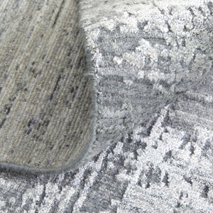 HomeRoots 3' Gray and Silver Abstract Hand-Woven Area Rug - Contemporary Elegance for Your Living Space 2' X 3' 566890