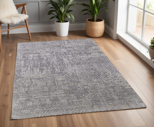 HomeRoots 3' Gray and Silver Abstract Hand-Woven Area Rug - Artisanal Craftsmanship for Modern Spaces 4' X 6' 566906