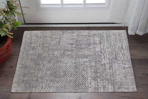 HomeRoots 3' Gray and Silver Abstract Hand-Woven Area Rug - Artisanal Craftsmanship for Modern Spaces 2' X 3' 566912