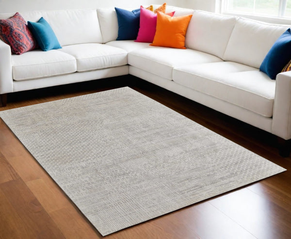 HomeRoots 3' Elegant Hand-Woven Ivory and Gray Abstract Area Rug for Transitional and Bohemian Spaces 5' X 8' 566915