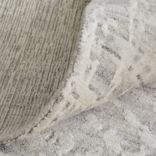 HomeRoots 3' Elegant Hand-Woven Ivory and Gray Abstract Area Rug for Transitional and Bohemian Spaces 9' X 12' 566917