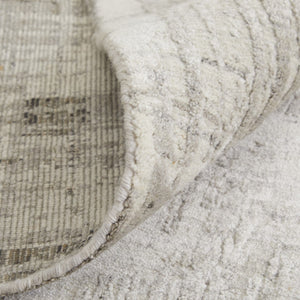 HomeRoots 3' Gray and Ivory Abstract Hand-Woven Area Rug - Artisan Crafted Elegance for Modern Interiors 3' X 5' 566960