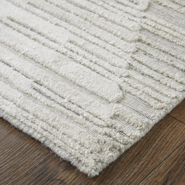 HomeRoots 4' Hand-Woven Ivory and Blue Geometric Area Rug – Timeless Style for Any Room Decor, Unique Design 4' X 6' 567007
