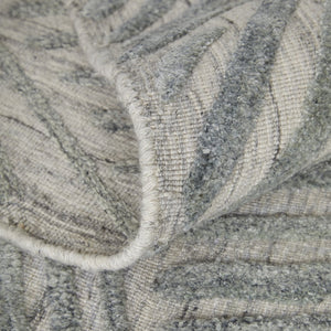 HomeRoots 5' Hand Woven Area Rug in Green and Ivory - Unique Abstract Design for Modern Home Elegance 2' X 3' 567026