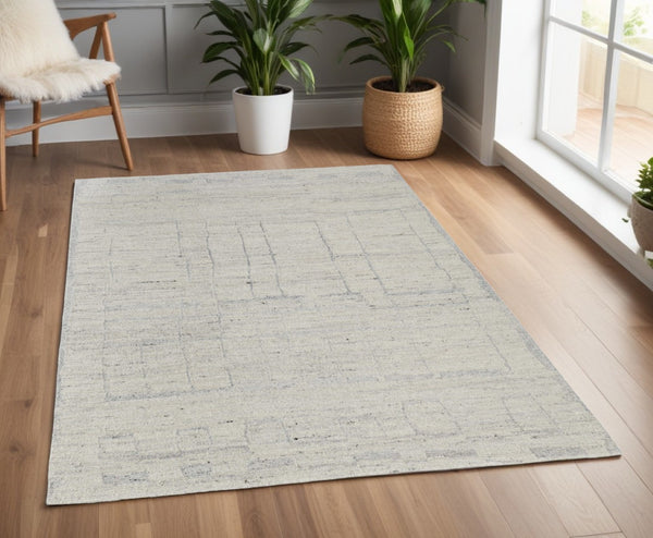 HomeRoots 4' Gray and Ivory Abstract Hand-Woven Area Rug - Soft Wool Blend for Modern, Scandinavian Style 4' X 6' 567487