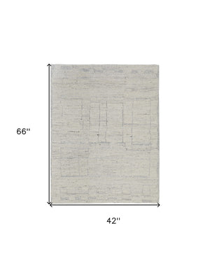 HomeRoots 4' Gray and Ivory Abstract Hand-Woven Area Rug - Soft Wool Blend for Modern, Scandinavian Style 4' X 6' 567487