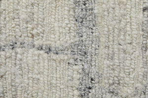 HomeRoots 4' Gray and Ivory Abstract Hand-Woven Area Rug - Soft Wool Blend for Modern, Scandinavian Style 2' X 3' 567493