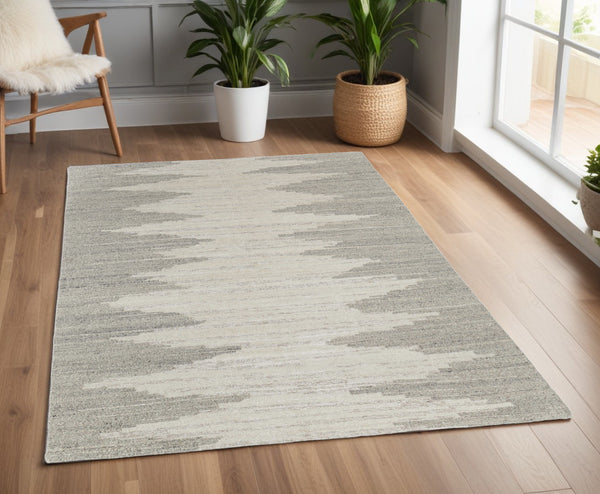 Homeroots 4' X 6' Gray And Ivory Ombre Hand Woven Area Rug Ivory Wool Blend 567501