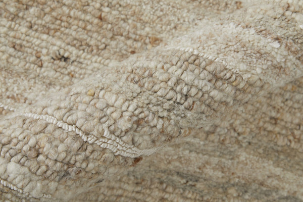 HomeRoots 4' Elegant Ivory Hand-Woven Abstract Area Rug for Modern and Traditional Spaces, 100% Wool Blend 2' X 3' 567514