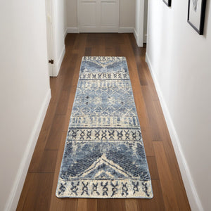 HomeRoots 4' Hand-Knotted Wool Floral Area Rug – Timeless Elegance with Stain Resistance for Any Room Decor Blue 567520