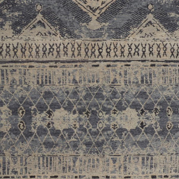 HomeRoots 4' Hand-Knotted Wool Floral Area Rug – Timeless Elegance with Stain Resistance for Any Room Decor 2' X 3' 567521