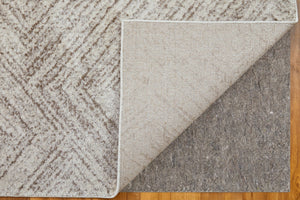 HomeRoots 4' Ivory and Brown Geometric Power Loom Area Rug - Modern, Durable Accent for Any Room Decor 7' X 10' 567798