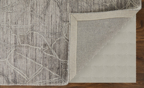 HomeRoots 4' Gray and Ivory Abstract Handwoven Area Rug - Elegant, Soft Wool-Blend for Timeless Home Decor 4' X 6' 567833