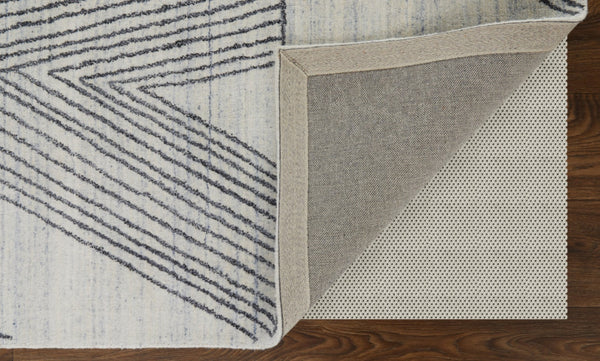 HomeRoots 4' Hand Woven Black and Ivory Abstract Area Rug – Modern Elegance for Cozy Spaces and High Traffic Areas 4' X 6' 567851