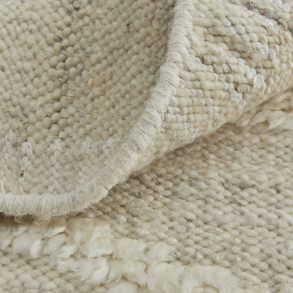 HomeRoots 4' Hand-Woven Wool Area Rug – Elegant Tan and Ivory Geometric Design for Cozy Living Spaces 9' Round 567905