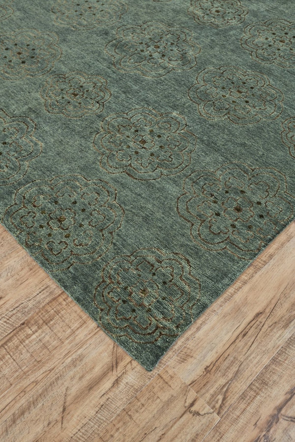 HomeRoots 4' Hand-Knotted Floral Area Rug in Muted Green, Blue & Taupe – Vintage Charm for Any Space 2' X 3' 567909