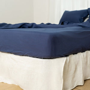 HomeRoots Navy Blue Linen Queen Fitted Sheet - Luxurious Comfort, Breathable Design for Restorative Sleep 568229