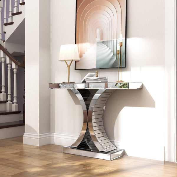 Homeroots 39" Silver Mirrored Glass Pedestal Console Table - Chic Entryway Accent For Any Room's Elegance!   568865