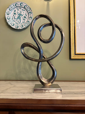 Homeroots 20" Black And Silver Aluminum Modern Abstract Tabletop Sculpture  Aluminum 568874