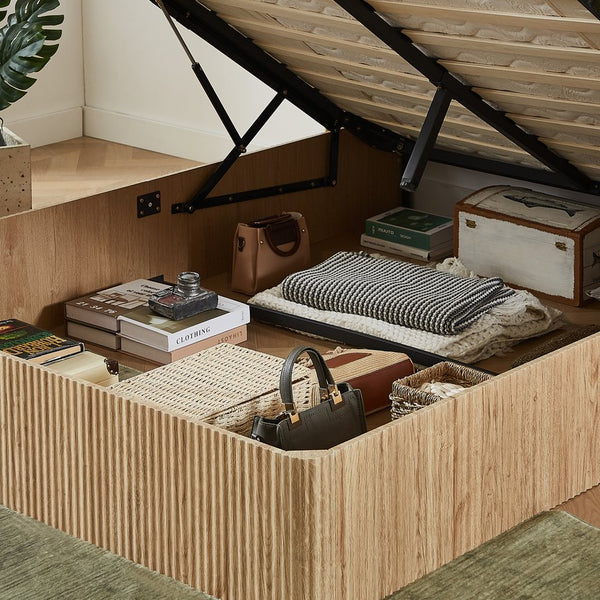 English Elm Queen Lift-Up Storage Bed Frame with Curved Wooden Design, Hydraulic Easy-Access Storage, 1000lb Capacity Oak W1820P379904