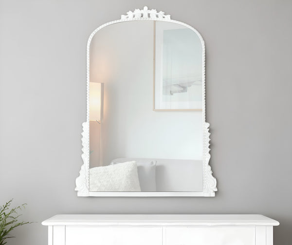 Homeroots 32" White Arch Baroque Framed Accent Mirror  Mirror 569261