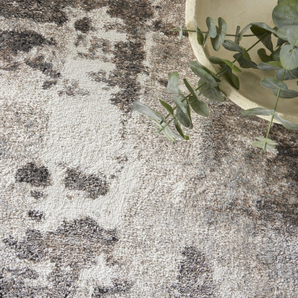 HomeRoots 5' Tan Abstract Area Rug - Modern Power Loomed Design for Soft Comfort and Effortless Style in Any Room 5' X 7' 569618