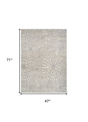 Homeroots 4' X 6' Gray Abstract Area Rug - Stylish Rectangle Design For Modern Home Décor & Cozy Warmth 4' X 6' Polyester 569630