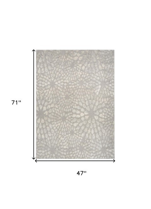 Homeroots 4' X 6' Gray Abstract Area Rug - Stylish Rectangle Design For Modern Home Décor & Cozy Warmth 4' X 6' Polyester 569630