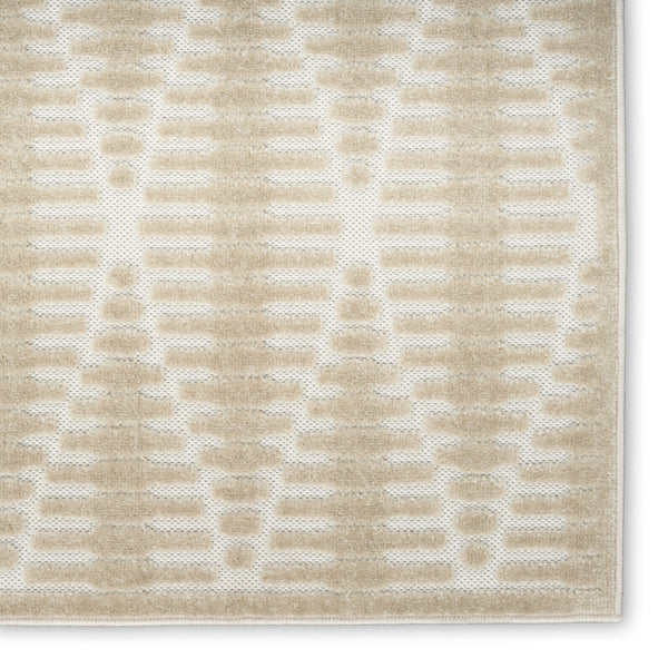 Homeroots 5' X 7' Beige Geometric Area Rug  Polypropylene 569740