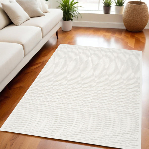 Homeroots 5' X 7' Ivory Geometric Area Rug  Polypropylene 569741