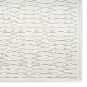 HomeRoots 7' Elegant Ivory Geometric Area Rug for Modern Spaces - Durable, Low Pile, Perfect for Any Room 7' X 9' 569744
