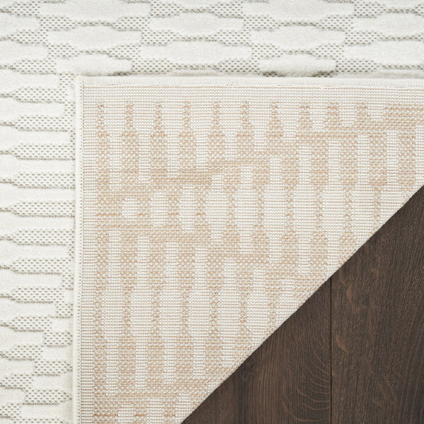 HomeRoots 7' Elegant Ivory Geometric Area Rug for Modern Spaces - Durable, Low Pile, Perfect for Any Room 7' X 9' 569744