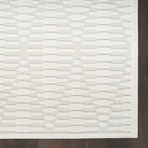 Homeroots 7' X 9' Ivory Geometric Area Rug  Polypropylene 569744