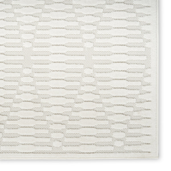 Homeroots 7' X 9' Ivory Geometric Area Rug  Polypropylene 569744