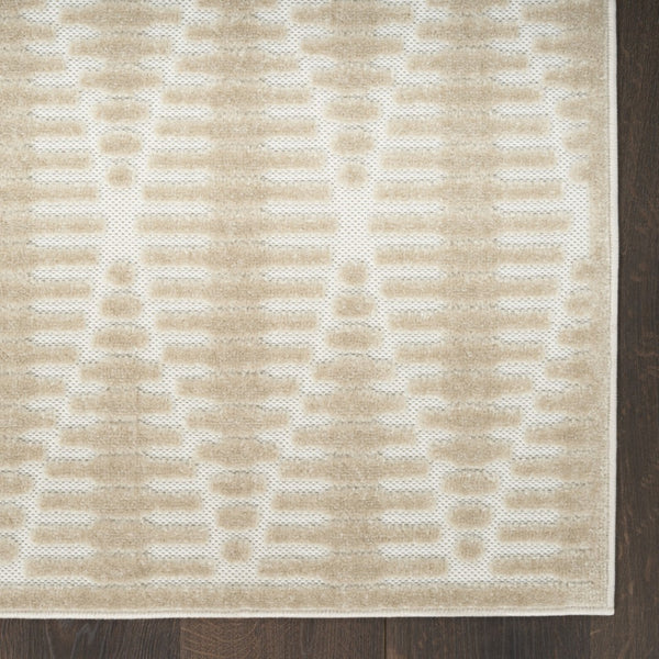 HomeRoots 8' Modern Beige Geometric Area Rug - Stylish, Durable, and Easy-to-Maintain for Any Room Decor 8' X 10' 569746