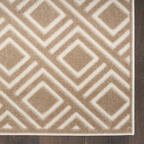 HomeRoots 8' Modern Brown Geometric Area Rug - Durable, Easy-Care Design for Living Rooms and Bedrooms 8' X 10' 569754