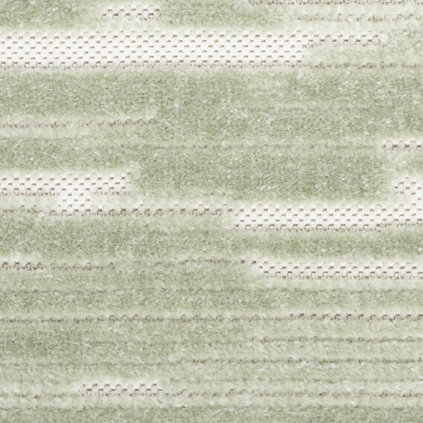 HomeRoots 8' Green Geometric Area Rug – Modern Design for Living Rooms, Bedrooms & Home Offices, Easy Care! 8' X 10' 569759