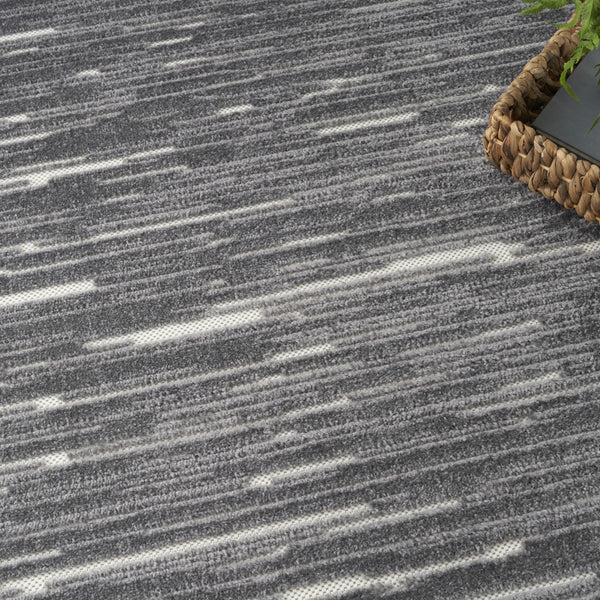 Homeroots 8' X 10' Gray Geometric Area Rug  Polypropylene 569762