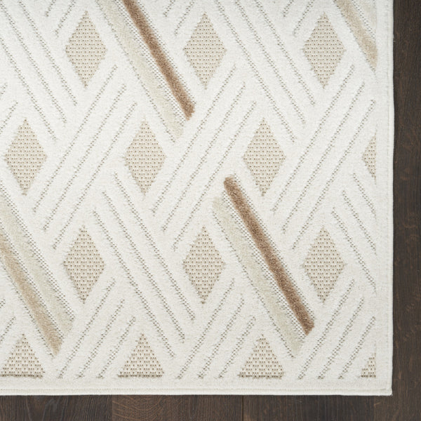 Homeroots 8' X 10' Ivory Geometric Area Rug  Polypropylene 569763