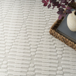 HomeRoots 8' Elegant Ivory Geometric Area Rug - Modern Design for High-Traffic Spaces, Easy Care & Style 8' X 10' 569764