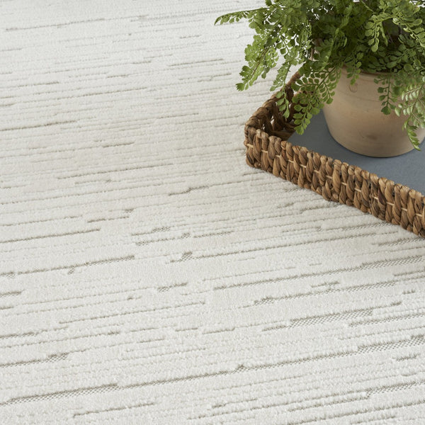 HomeRoots 8' Ivory Geometric Area Rug - Modern Design for Stylish Living Spaces, Easy Maintenance & Durability 8' X 10' 569766