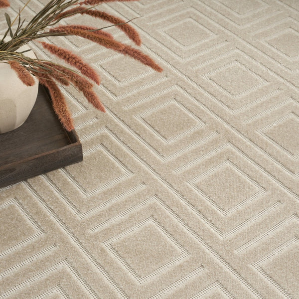 HomeRoots 9' Sophisticated Beige Geometric Area Rug for Modern Spaces - Durable, Low Pile, and Stylish Design 9' X 12' 569776