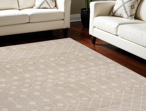 Homeroots 6' X 9' Beige Geometric Power Loom Area Rug  Polypropylene 569848