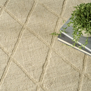 HomeRoots 4' Beige Geometric Wool Area Rug - Modern, Soft, Durable Design Perfect for Small Spaces and Entryways 4' X 6' 569918