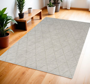 Homeroots 4' X 6' Gray Wool Geometric Area Rug  Wool 569920
