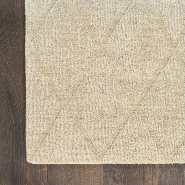 HomeRoots 4' Beige Geometric Wool Area Rug - Modern, Soft, Durable Design Perfect for Small Spaces and Entryways 5' X 7' 569923