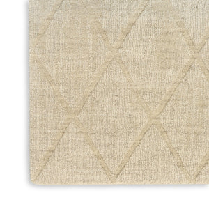 HomeRoots 4' Beige Geometric Wool Area Rug - Modern, Soft, Durable Design Perfect for Small Spaces and Entryways 5' X 7' 569923